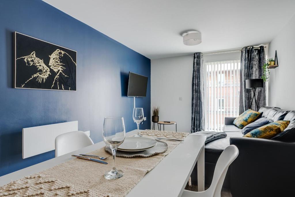 City Living Penthouse Apartment With Parking Manchester Exterior photo